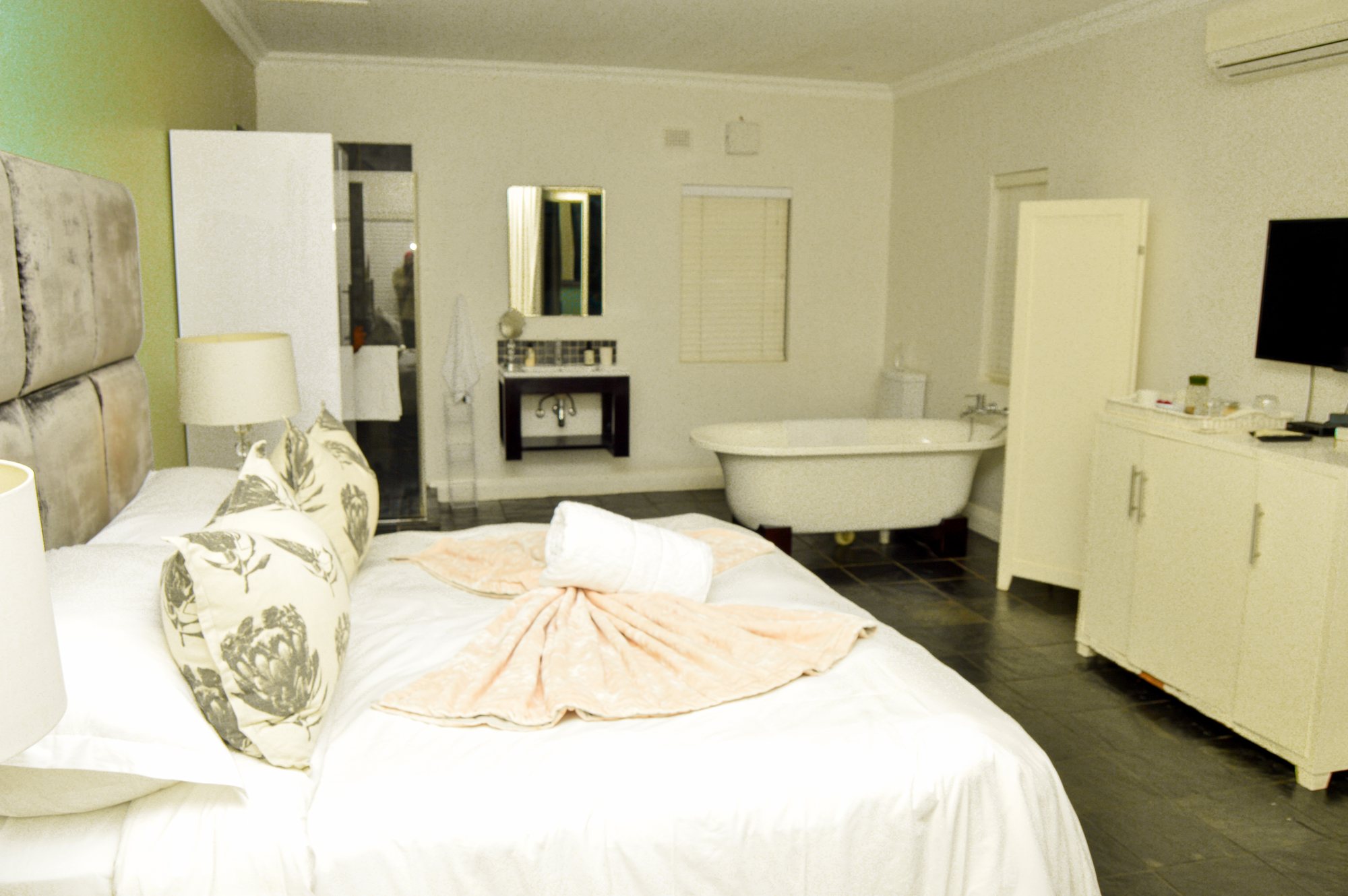 Room One at Yellowwoods Bed & Breakfast, view 2